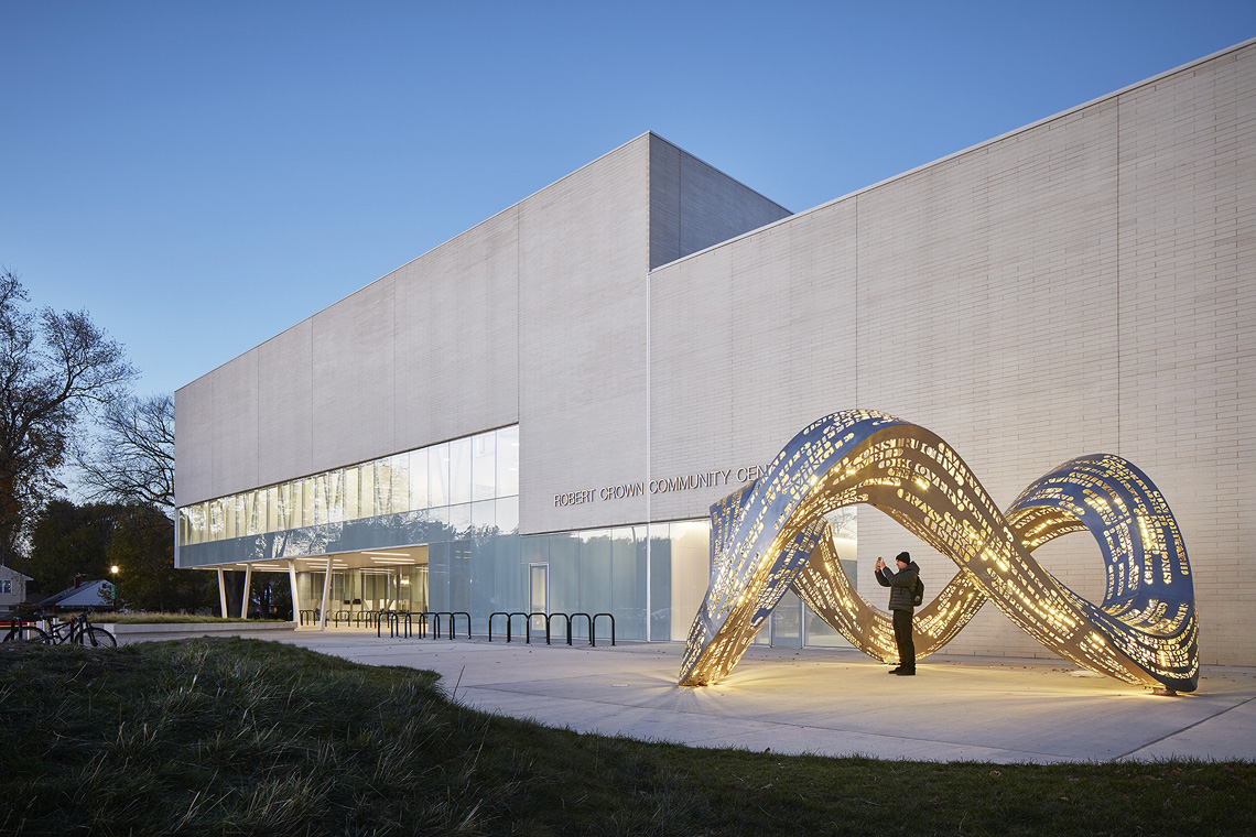 Robert Crown Community Center, exterior lighting