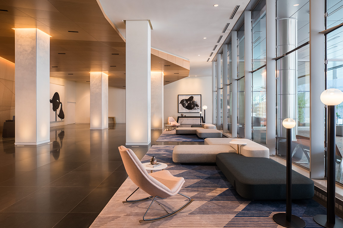 Marriott Marquis, McCormick Place guest lounge with a view, interior lighting