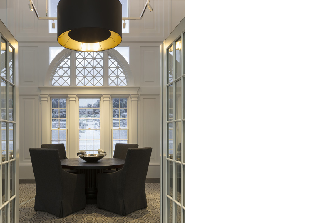 Loews Miami Beach guest lounge area, interior lighting